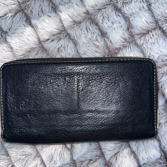 Authentic Louis Vuitton Suhali Zippy Long
Wallet black- excellent condit… - Picture 6 of 13